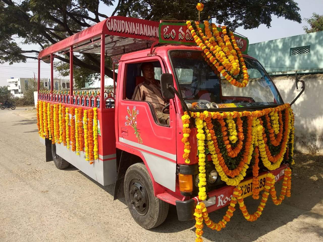 garuda-vahanam-vaikunta-ratham-badangipet-hyderabad-hyderabad-hearse-services-1psgjk7v3d